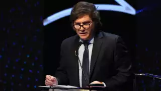 Javier Milei firmó un decreto que paraliza la renovación de todos aquellos funcionarios públicos que fueron contratados hace menos de un año