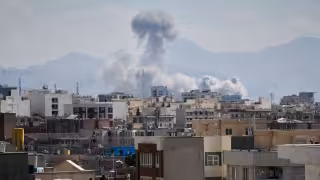 Guerra en Irán deja 555 muertos tras ataques de EU e Israel; 131 ciudades afectadas