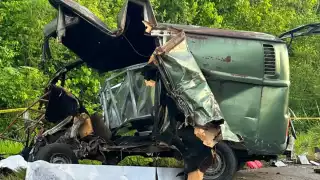 Al lugar llegó personal de auxilio para ayudar a las personas heridas