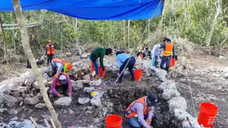 Estos hallazgos datan del periodo Clásico maya (300 a 600 d.C.) y tienen dimensiones variadas, las cuales van de los cinco a los 400 metros de longitud, con un metro de ancho