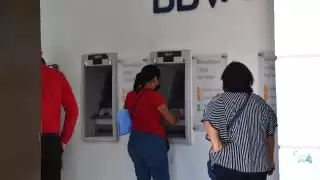 Los delincuentes operan comúnmente en cajeros automáticos