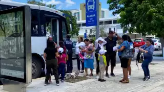 En el lugar se ven personas del municipio de Yucatán