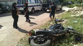 Trascendió que el presunto responsable huyó del lugar al ver que el otro joven quedó tirado en la carretera