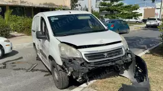 Aparatoso choque en la avenida Miguel Alemán deja daños y caos vial en Campeche