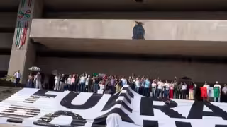 Protestan en Palacio de Gobierno de Sinaloa y exigen “Fuera Rocha” tras nueva licencia de Rubén Rocha Moya