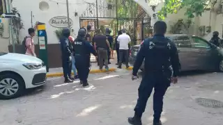 Desalojan condominio Blue Palmas en Playa del Carmen