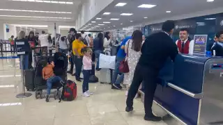 Se han cancelado 13 vuelos y 21 se han retrasado