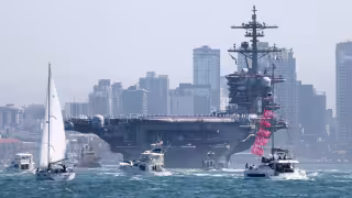 Portaaviones USS Abraham Lincoln regresa a EU tras 321 días de misión y ocho intentos de suicidio