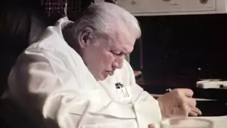 Don Mario Renato Menéndez vivió una vida marcada por la aventura periodística, el compromiso y la valentía.