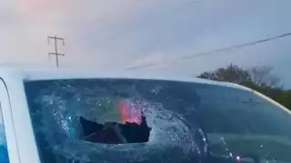 La mujer fue trasladada a un hospital, donde perdió la vida