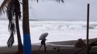 Servicio Meteorológico vigila la Depresión Tropical 21-E que podría convertirse en el Huracán Trrudy en el Oceáno Pacífico