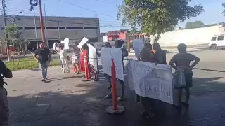   Vecinos bloquean la entrada a Umán como protesta por la construcción de un gasoducto  