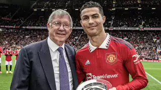 Cristiano Ronaldo y De Gea homenajeados en el partido del Manchester City