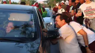 El candidato recorre las calles de Mérida para invitar a los ciudadanos a sumarse a su proyecto