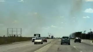 Reportan fuerte incendio en la carretera Mérida-Motul