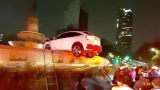 Conductor termina dentro de la fuente de la Diana Cazadora en la CDMX