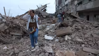 Venezuela declara estado de emergencia tras terremotos de magnitud 7.5 y 7.2; suspenden clases, Metro y vuelos