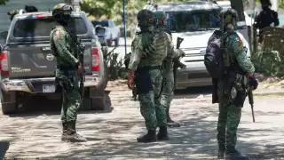 Identifican a presuntos operadores del dron que atacó a policías comunitarios en Coahuayana; los vinculan al CJNG