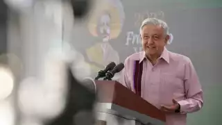 Andrés Manuel López Obrador encabeza este viernes 24  de noviembre, la conferencia mañanera desde Oaxaca.