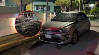 Tres personas chocan un Kia contra escombros y lo abandonan en Ciudad del Carmen