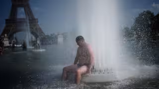 Ola de calor obliga al cierre anticipado de la Torre Eiffel y los museos más visitados de París