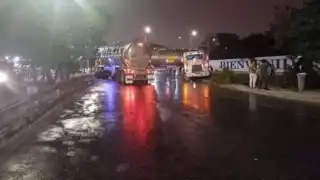 Acudieron bomberos de la SSP, en previsión de alguna fuga que pudiera ocasionar alguna explosión