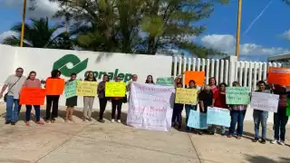 Docentes del Conalep en Cancún se manifiestan por falta de pagos