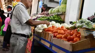 Los comerciantes del mercado esperan un repunte de ventas en septiembre