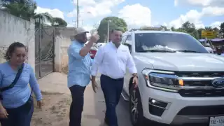 En Izamal, se pudo averiguar que les dieron 500 pesos a 10 vendedores de obleas y algodones de azúcar