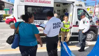 Mujer se desploma en paradero Ko’ox en Campeche tras sufrir descompensación por el calor