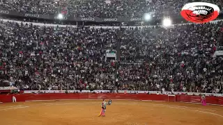 El show inicia a las 20:00 horas