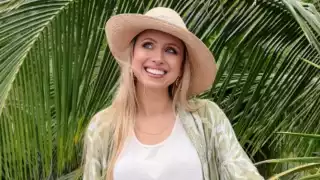 Tunden a la youtuber Superholly por promover la invasión inmobiliaria en la costa de Yucatán