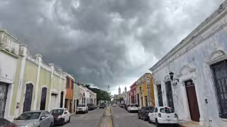 Clima en Campeche jueves 12 de agosto:  ¿Lloverá? Dos ondas tropicales amenazan con más tormentas