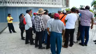 La presidenta tiene un adeudo de 888 mp con la CFE