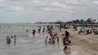 Los cruceros que llegaron fueron "Carnival Valor" y el "Disney Magic"