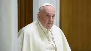 Papa Francisco se dijo profundamente triste por el tiroteo en Universidad de Praga