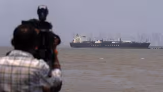 Donald Trump mantiene bloqueo en el estrecho de Ormuz pese a reapertura anunciada por Irán