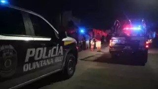 La moto quedó prensada en el tráiler, mientras que el joven murió de manera instantánea