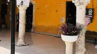 El inmueble luce la misma pintura, donde se notan los embates del tiempo