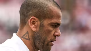 Autoridades de España buscan que Dani Alves pase más tiempo en prisión
