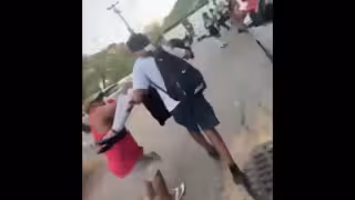 Ataque armado a Urvan en Acapulco deja un chofer muerto y dos estudiantes heridas cerca de bachillerato