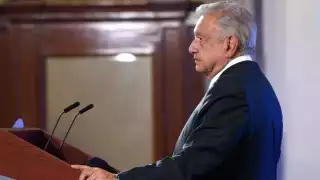 El Presidente Andrés Manuel López Obrador sugirió que algunos grupos conservadores estarían detrás de la campaña de desprestigio en redes sociales