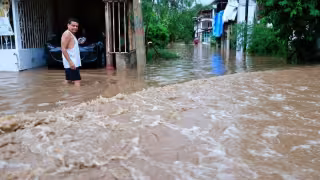 Por el paso del huracán Lidia, la SEP suspendió clases en varias entidades