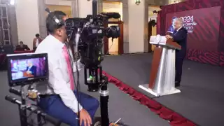 Andrés Manuel López Obrador celebró la dcecisión del TEPJF, para que las conferencias 'mañaneras' se mantengan a lo largo del actual proceso electoral