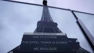 La Torre Eiffel fue cerrada hoy por una huelga convocada por los sindicatos que denuncian una mala gestión financiera