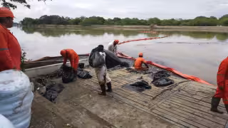 Pemex reporta 128 toneladas de crudo recolectadas tras derrame en el Golfo de México: continúan investigaciones