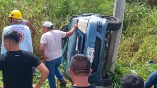 Tragedia en Champotón: Embarazada de ocho meses pierde la vida en aparatosa volcadura
