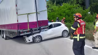 La mujer que conducía el vehículo particular, circulaba de norte a sur, con rumbo a la ciudad de Playa del Carmen