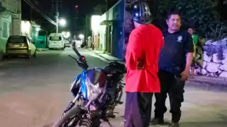 Uniformados se dieron a la tarea de revisar las cámaras de vigilancia cercanas para lograr ubicar al conductor del vehículo