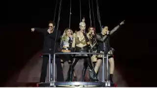 Así apareció Christian en el inicio del concierto. Foto: Especial